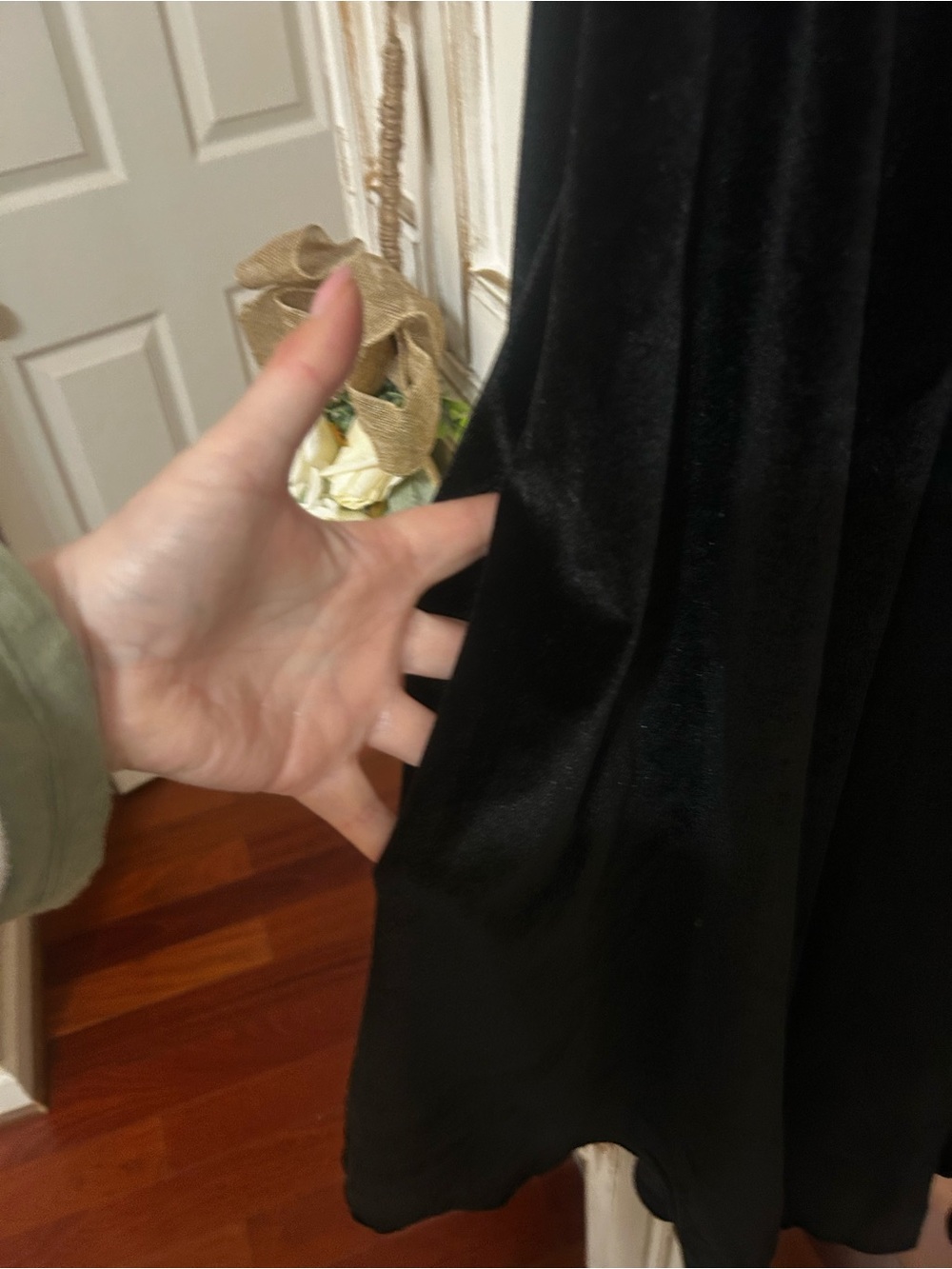 Golden Hour Bell Sleeved Black Velvet Mini Dress New Medium - Picture 8 of 13